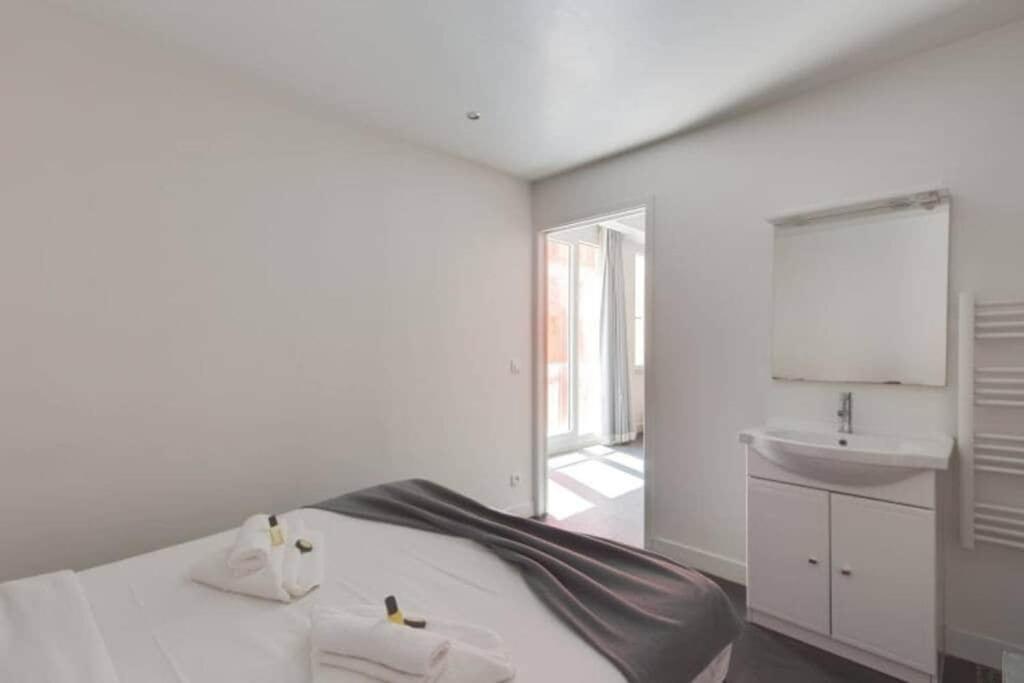 Appartement Cosy Pres Du Marais Париж Екстериор снимка