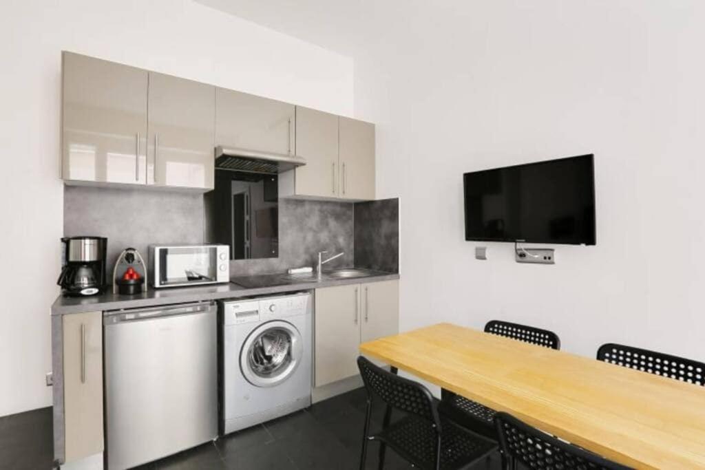 Appartement Cosy Pres Du Marais Париж Екстериор снимка