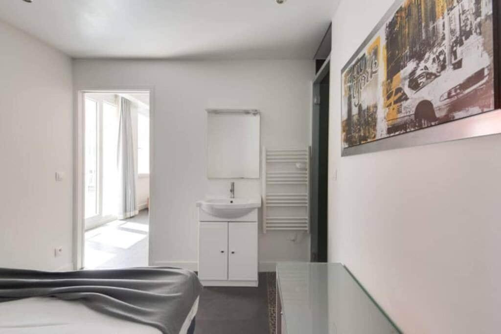 Appartement Cosy Pres Du Marais Париж Екстериор снимка